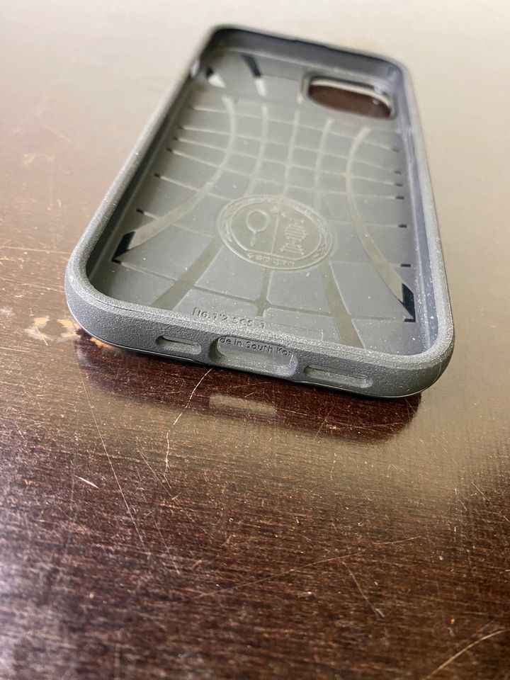 Spigen Slim Armor CS iPhone 14 Handyhülle in Ludwigslust