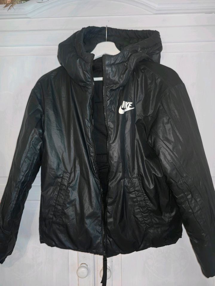 Nike Wendejacke Windjacke Steppjacke in Hemmoor