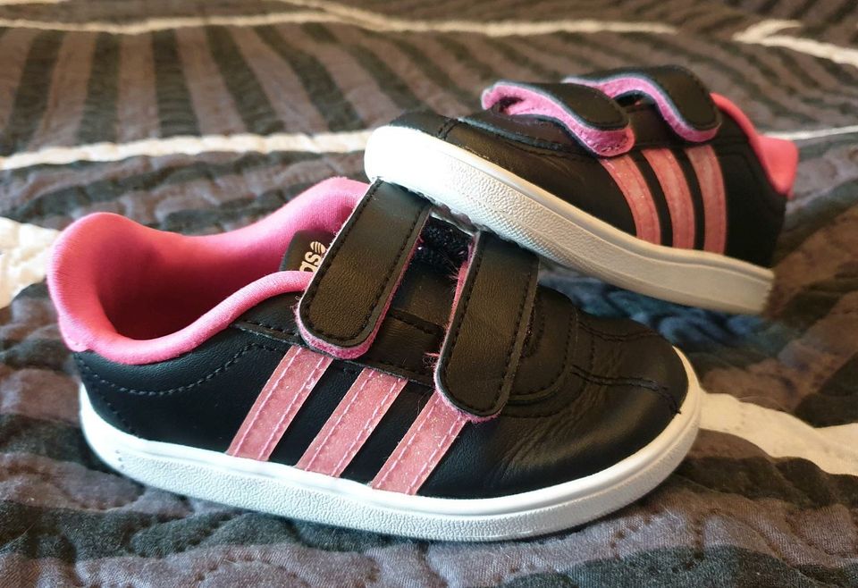 Adidas *NEO* schwarz-pink Gr.22 in Baden-Württemberg - Neuenburg am Rhein |  Gebrauchte Kinderschuhe Größe 22 kaufen | eBay Kleinanzeigen ist jetzt  Kleinanzeigen