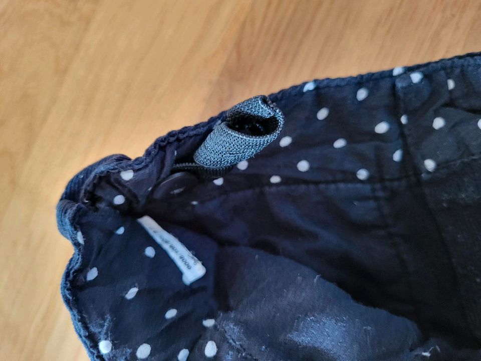 Cord Samthose Mädchen 128, schwarz,  kurze Hose in Ratzeburg