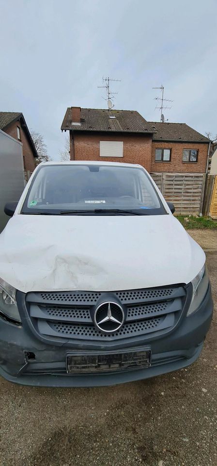 Mercedes Vito 114 in Duisburg