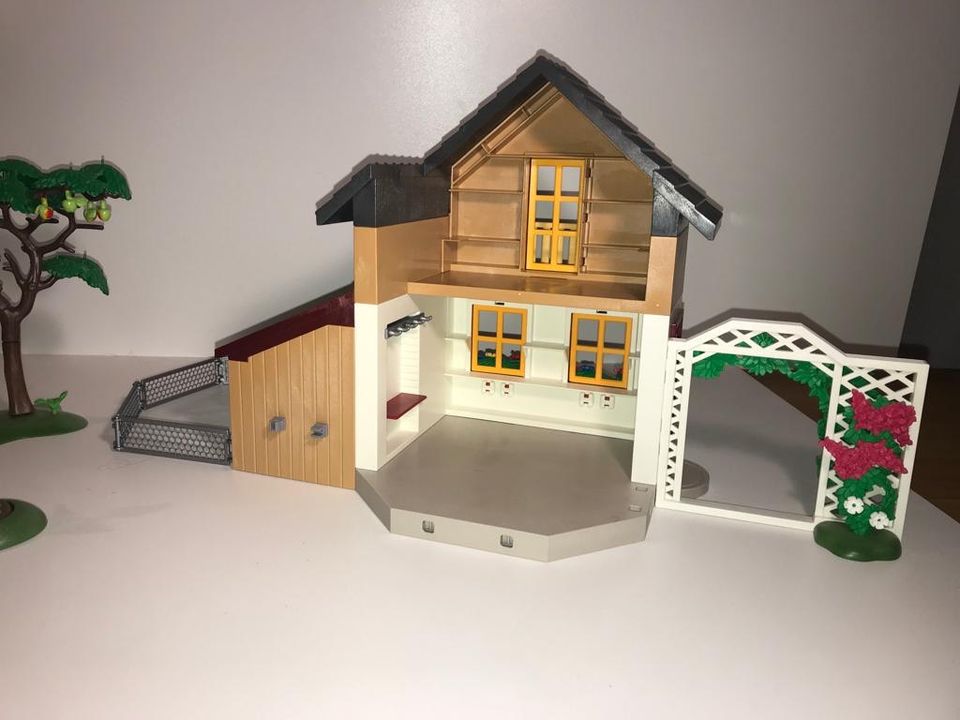 Playmobil Bauernhaus mit Hofladen 5120 in Borsdorf