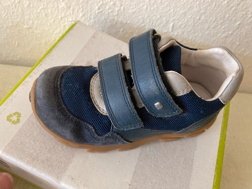 Neuwertige Elefanten-Halbschuhe Gr. 24 in Freiburg im Breisgau