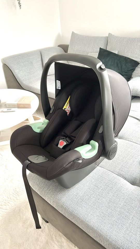 Babyschale, Autositz, Kindersitz inklusive Isofix, Marke:TULIP in Bremerhaven