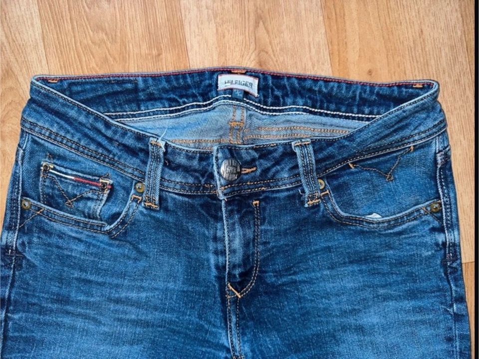 Tommy Hilfiger Damen Jeans in Gr. W28 L34 in Berlin