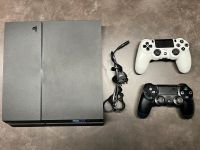 PlayStation 4 (PS4) mit 2 Kontroller Hessen - Friedrichsdorf Vorschau