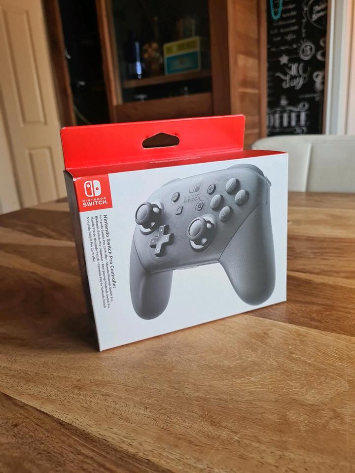 ⭐️ Neuwertig Nintendo Switch Pro-Controller Schwarz Kabellos in Syke