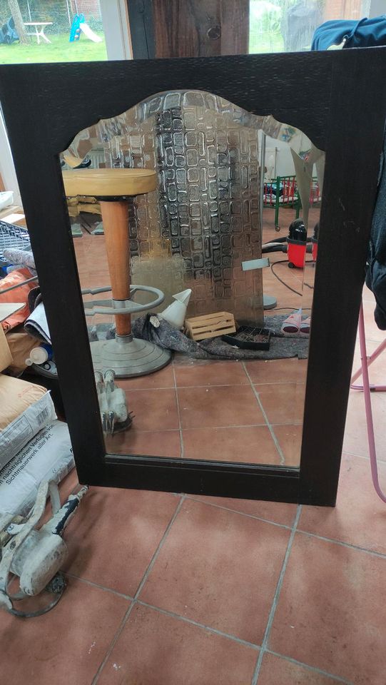 Spiegel mit Holzrahmen in Husum
