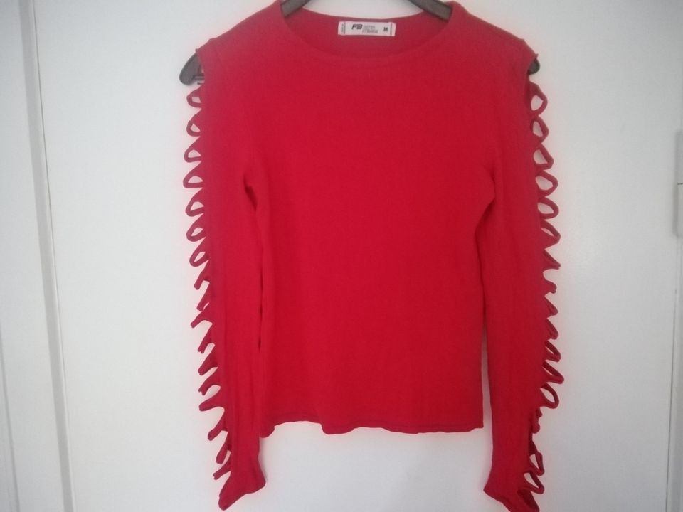 Roter Pulli Pullover mit Cutouts FB Sister Gr. M Neuwertig in Kiel