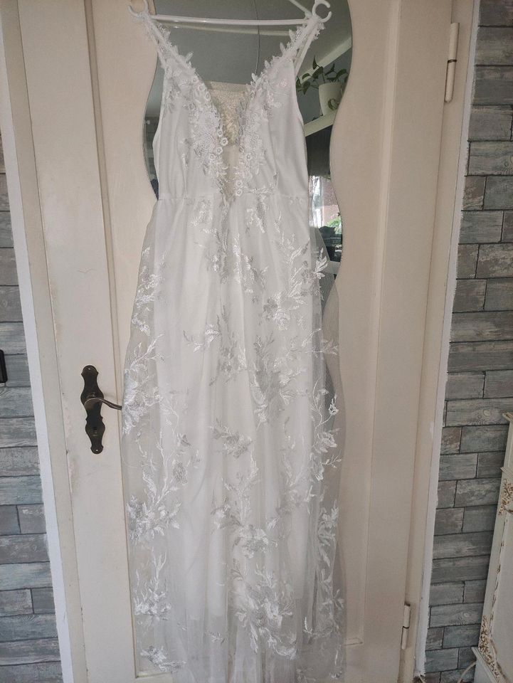 Brautkleid/Hochzeitskleid NEU Gr.S/M in Ratingen