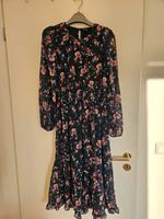 Schönes Kleid Vero Moda M dunkelblau floral München - Moosach Vorschau