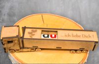 LKW Schokoriegel Geschenkbox mit Trailer inklusive Duplo Nordrhein-Westfalen - Baesweiler Vorschau