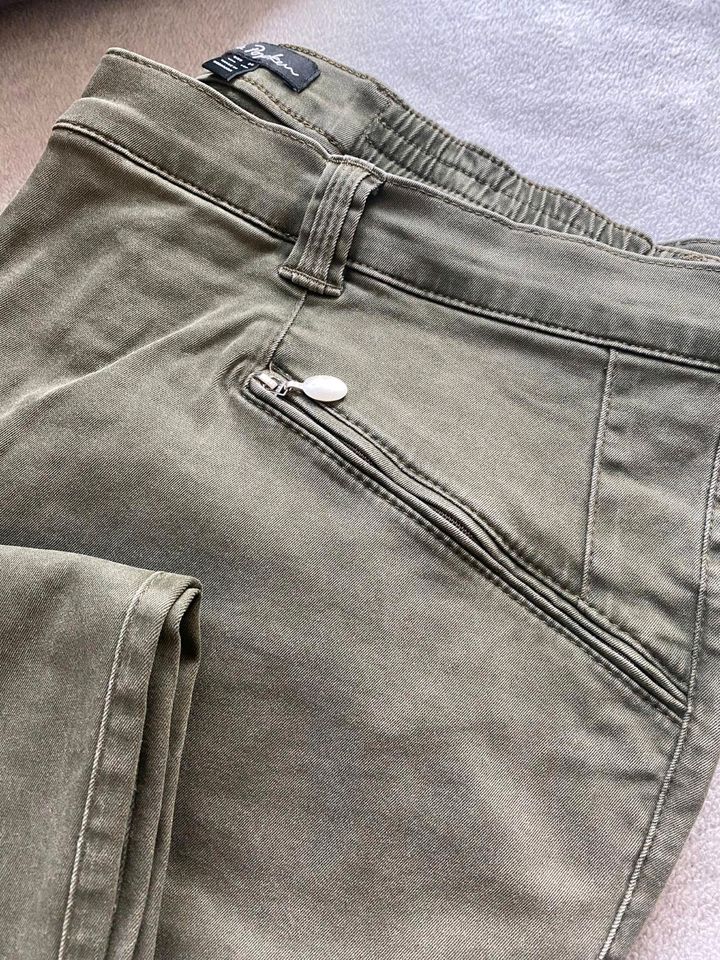 Schöne Oliven grüne Jeans v. Ulla Popken Gr:24 in Göttingen