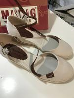Keilabsatzsandalen von Mustang NEU! Hannover - Ricklingen Vorschau