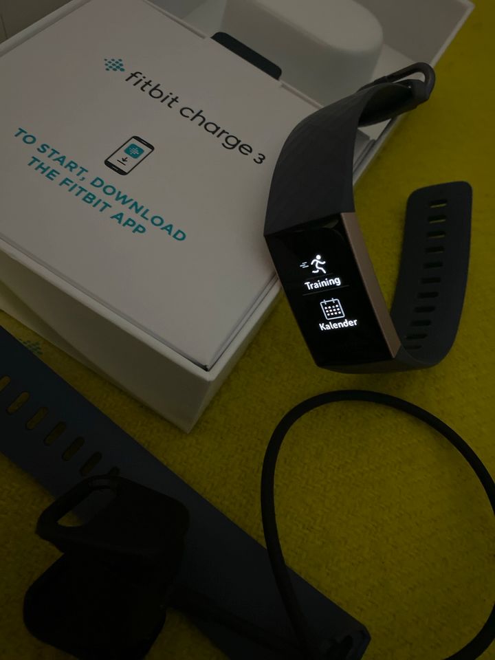 Fitbit Charge 3 Fitness kein iPhone komplett und OVP in Düsseldorf - Bezirk  9 | eBay Kleinanzeigen ist jetzt Kleinanzeigen