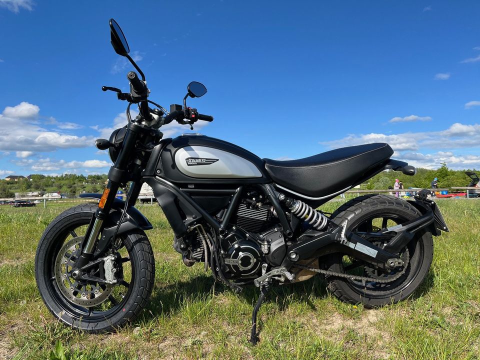 Freiheitsbooster Ducati Scrambler Icon Dark in Leipzig