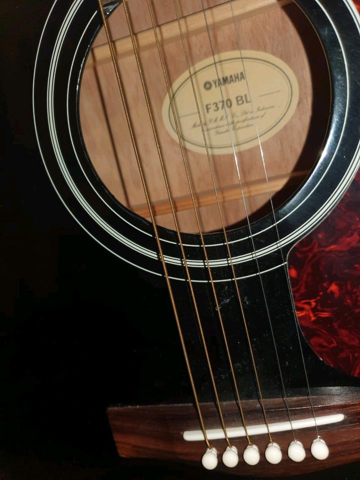 Gitarre Yamaha in St. Georgen