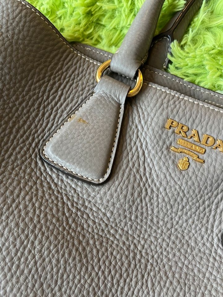 Original Prada Leder Tasche in Weil der Stadt