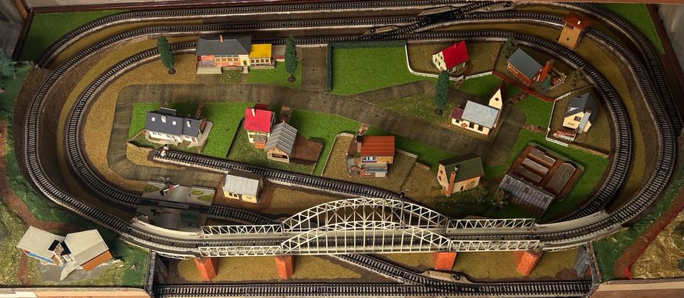 Märklin Eisenbahn Landschaft auf Platte in Essen