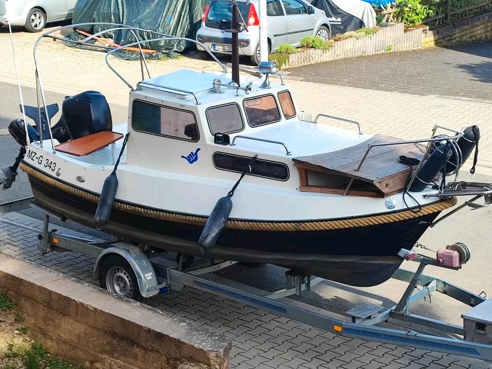 Motorboot, Kajütboot, Mercury, Außenborder, 40 PS mit Trailer in Heidenrod