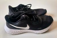 Nike Revolution Turnschuhe 39 schwarz Bayern - Kitzingen Vorschau