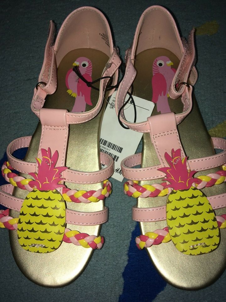 Gr. 34 H&M Lack Riemen-Sandalen rosa Papagei Ananas in Nürnberg (Mittelfr)