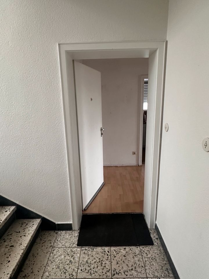 2-Zimmer Wohnung 52,5 qm mit Balkon kalt 620€/WM: 835€ zum 01.06. in Stuttgart