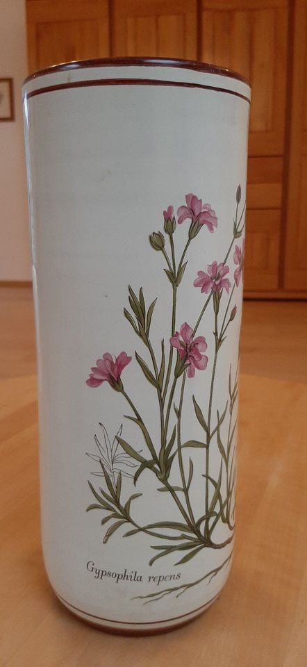 Vase aus Deruta/Italien. Handbemalt. Signiert. in Altenbeken