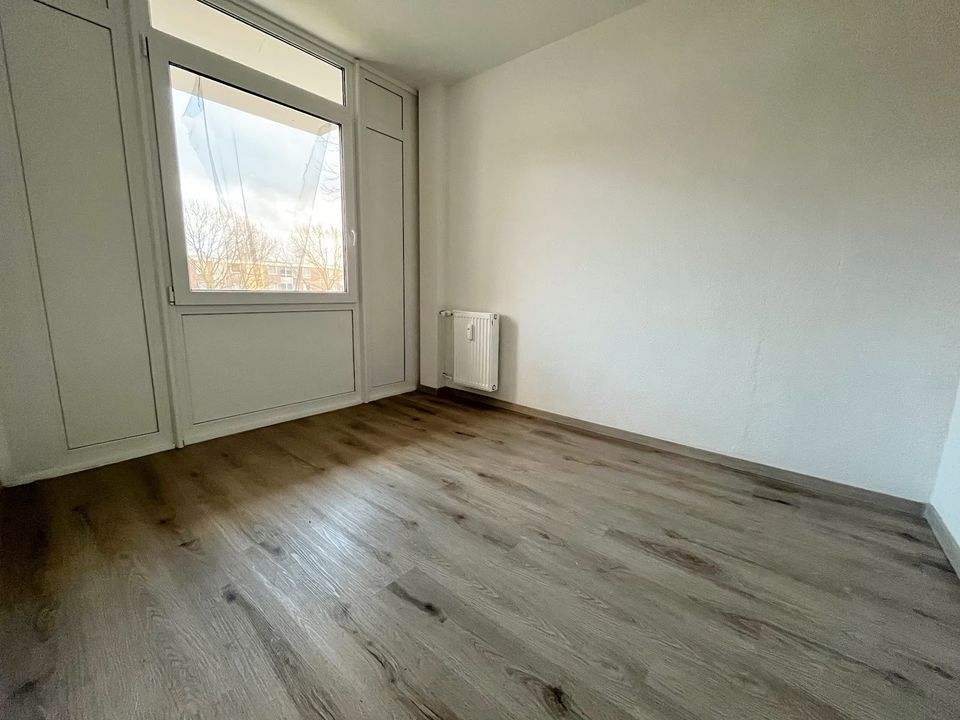 **frisch renovierte 3-Zimmer-Wohnung mit Balkon und Aufzug!** in Essen Freisenbruch