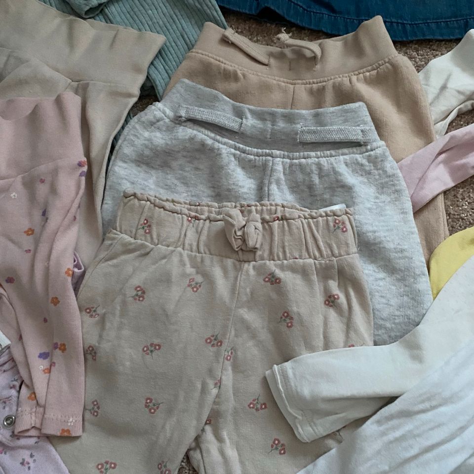 Baby Kleidungspaket über 30 Teile in Berlin
