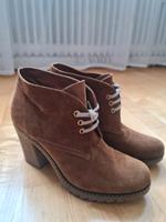 Beige Stiefeletten aus Wildleder München - Maxvorstadt Vorschau