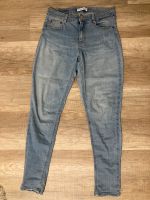 Pull&Bear blaue Jeans, Gr. 40 Bayern - Bad Grönenbach Vorschau