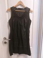 Verkaufe neues knielanges Kleid in Knitteroptik (Warehouse) Gr. M Brandenburg - Panketal Vorschau