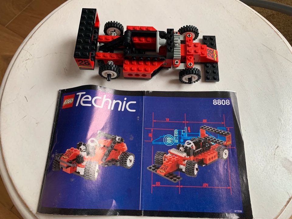 Logo Technic Konvolut 8812, 8808, 8818, 8225, 8032, 8720 + Motor in Hamburg