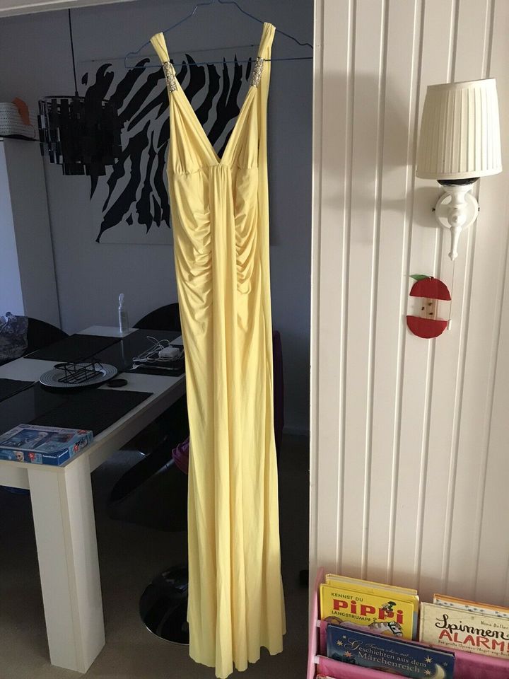 Festliches Kleid (KDK London) + Esprit Jacke in knallgelb (36/38 in Hamburg