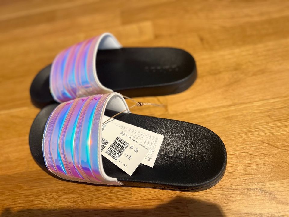 Adidas Adilette Shower Holographic 41 -NEU / OVP in Mülheim (Ruhr)