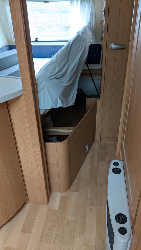 Wohnwagen mit Vorzelt Knaus Azur 500 FU französisches Bett, TV in Würzburg