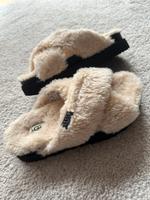 Weihnachtsgeschenk UGG Plush Hausschuhe beige Gr.39 und 40 neu Bayern - Karlstadt Vorschau