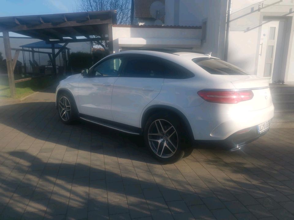 Mercedes350  GLE Coupe Night Paket in Mantel