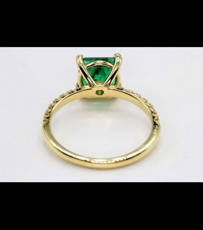 18 kt Gelbgold - Ring - 1.60 ct Smaragd - 0,20 ct Diamanten in Offenbach