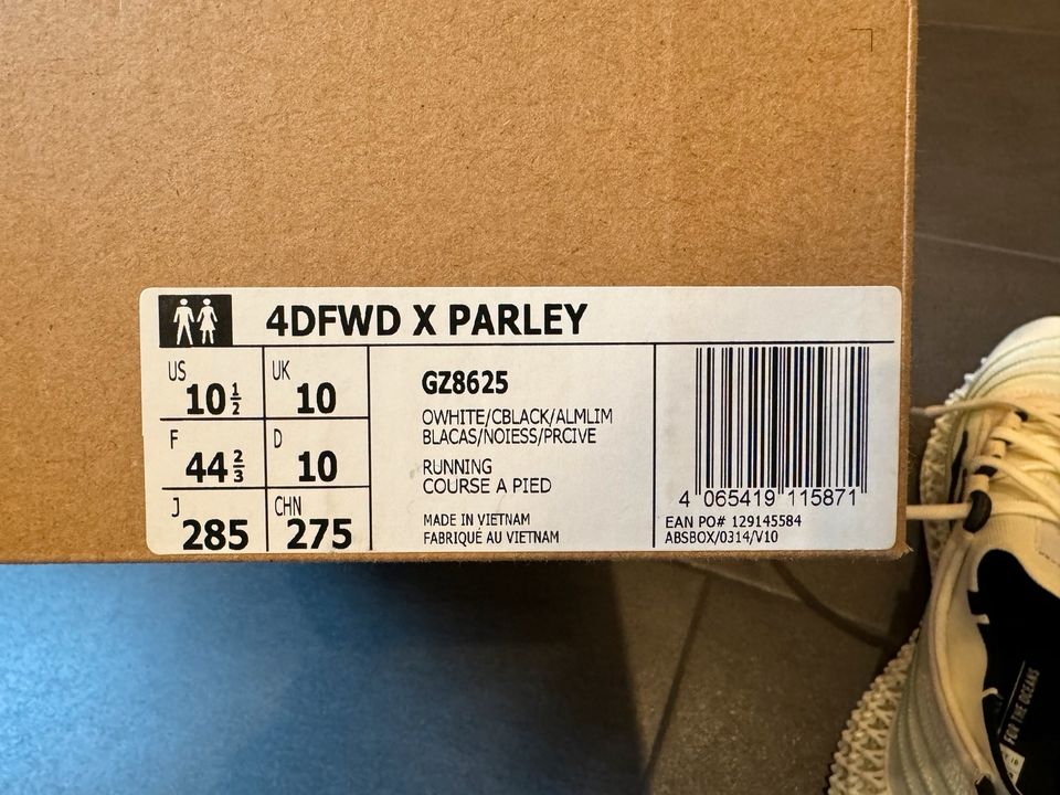 Adidas 4DFWD X PARLEY offwhite 44 2/3 in Idstein