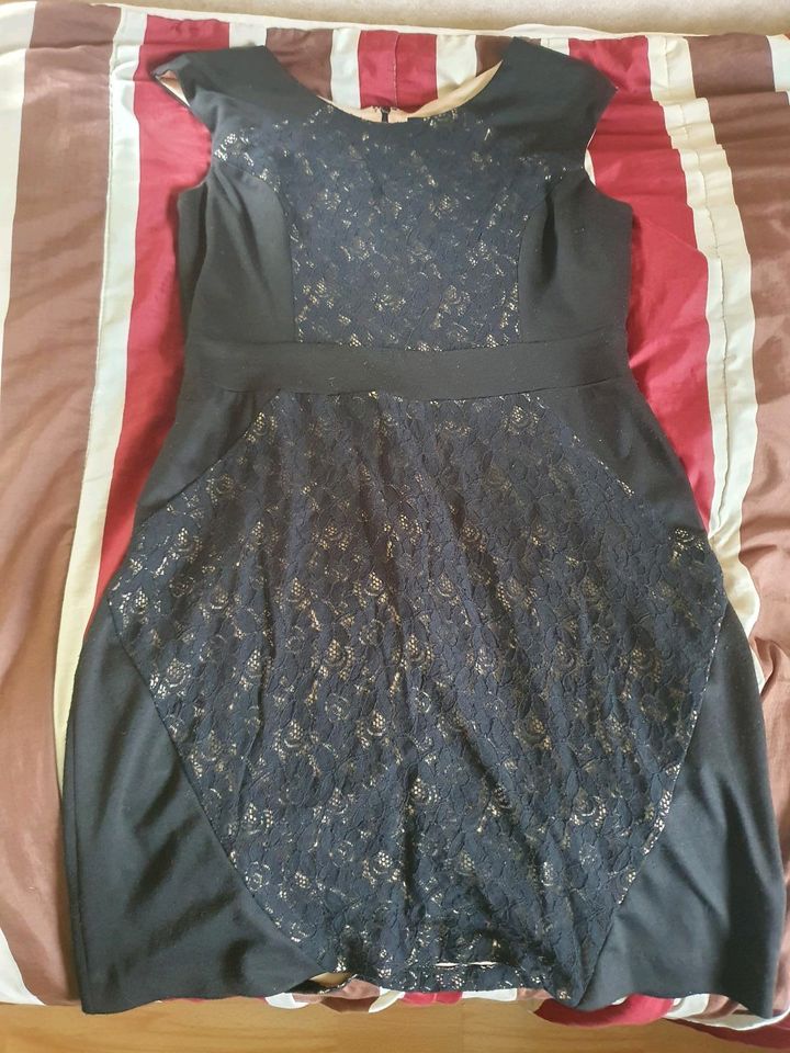 Kleid von Scarlett Nite Größe 42 in Hachenburg