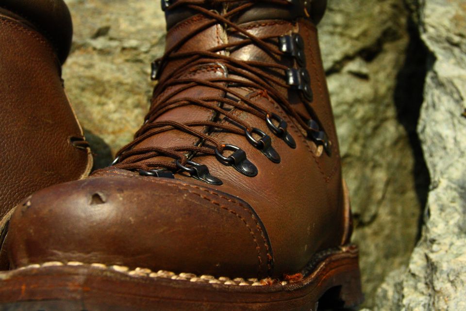 Bergstiefel Braun Bundeswehrstiefel BW Einsatzstiefel selten in Neustadt