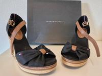 Sandalen von Tommy Hilfinger, Gr  39 Nordrhein-Westfalen - Neuss Vorschau