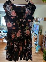 Taifun Sommerkleid mit Spitze, Blumen, 40/42 Saarland - Neunkirchen Vorschau