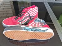 Vans chucks sneaker rot weiß gr 39 Dinosaurier Nordrhein-Westfalen - Gladbeck Vorschau