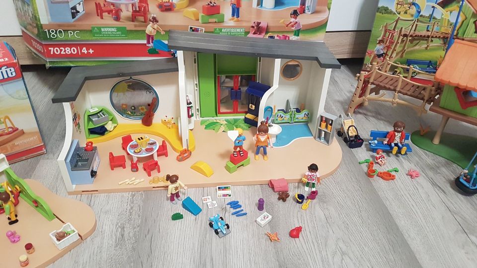 Playmobil Kita Regenbogen Set 70280 + 70281 +  70282 in Gelsenkirchen