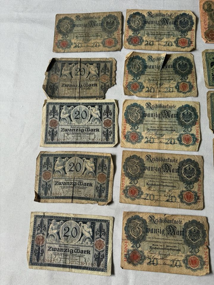 Verschiedene alte Reichsbanknoten in Rösrath