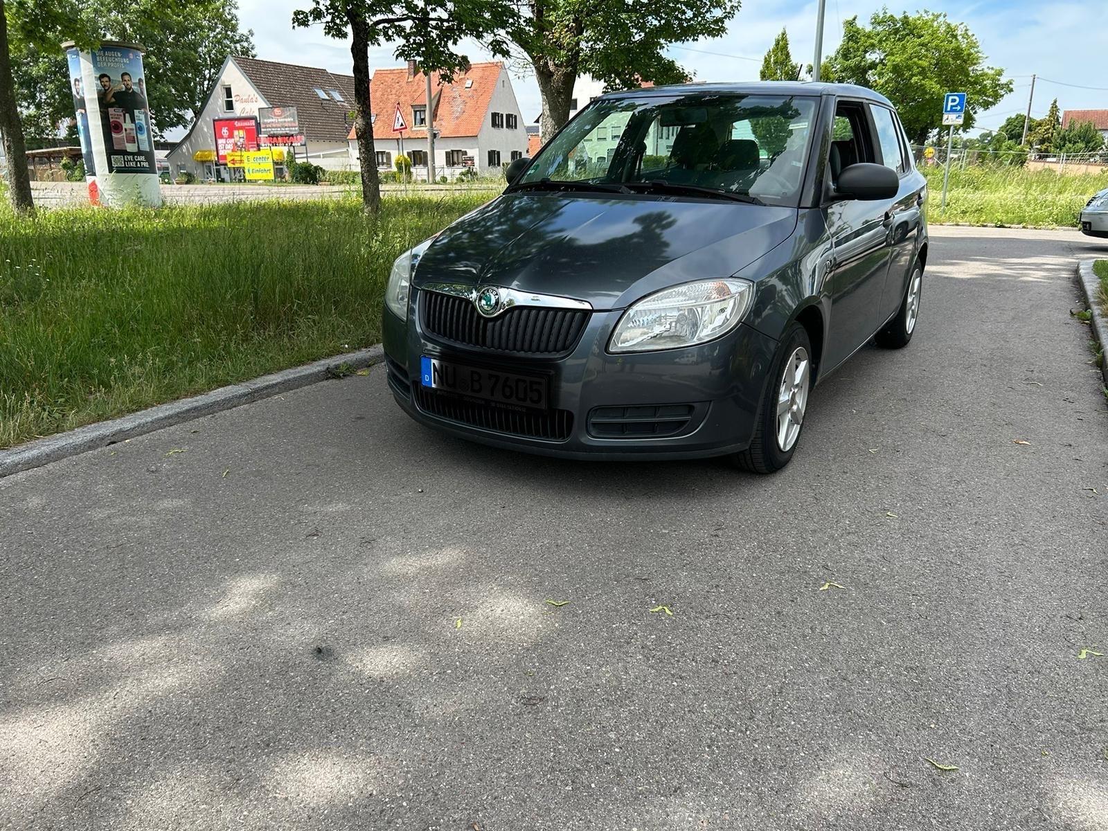 Abbildung des Autos Skoda Fabia 1.2 voll fah…