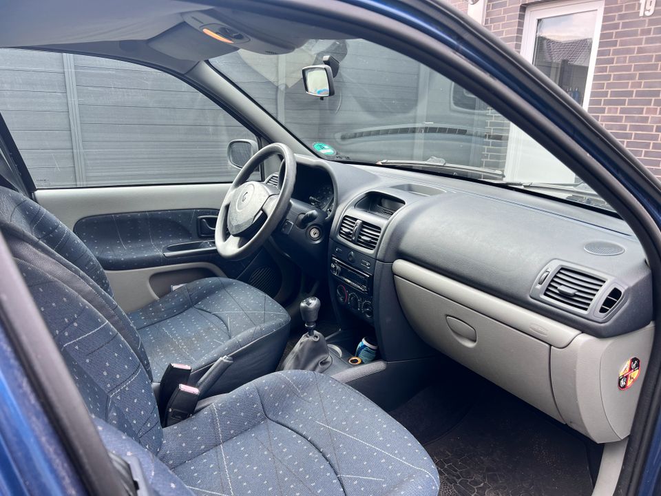 Renault Clio 1.2 - Herzensauto in Hamburg